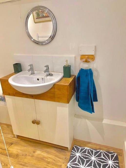 Traveller'S Rest - Cosy Cottage In Heart Of Wilton Salisbury Eksteriør bilde